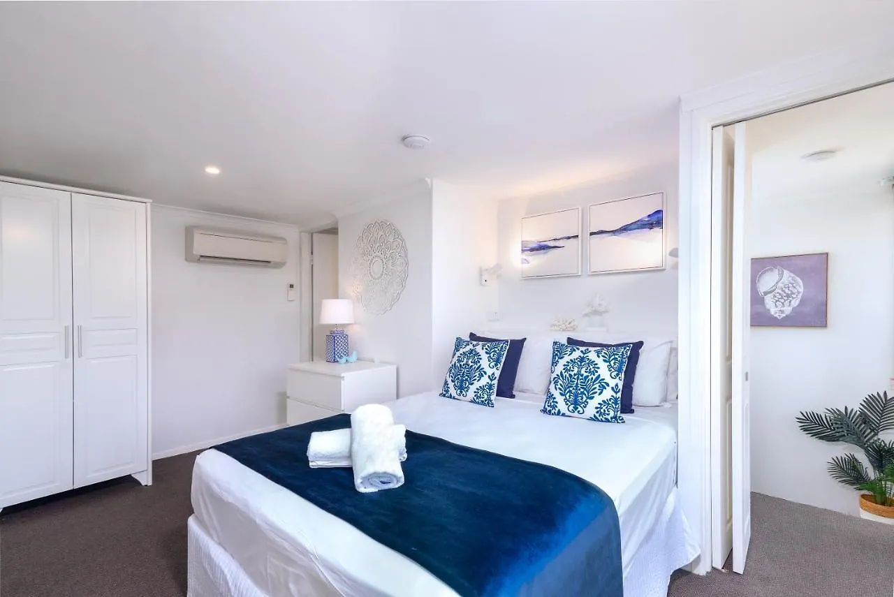 Seascape Holidays - Tropical Reef Apartments Port Douglas 3*,  Australia