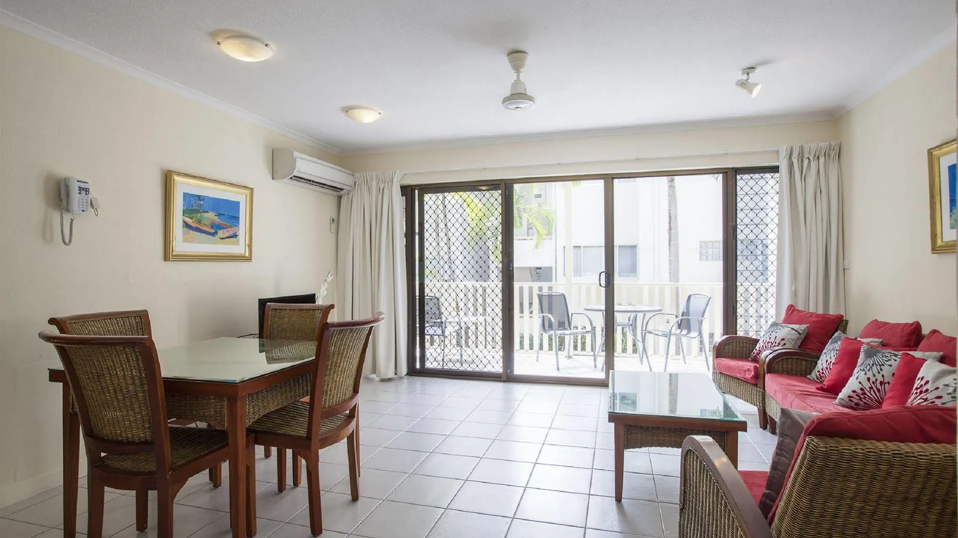 Seascape Holidays - Tropical Reef Apartments Port Douglas Aparthotel