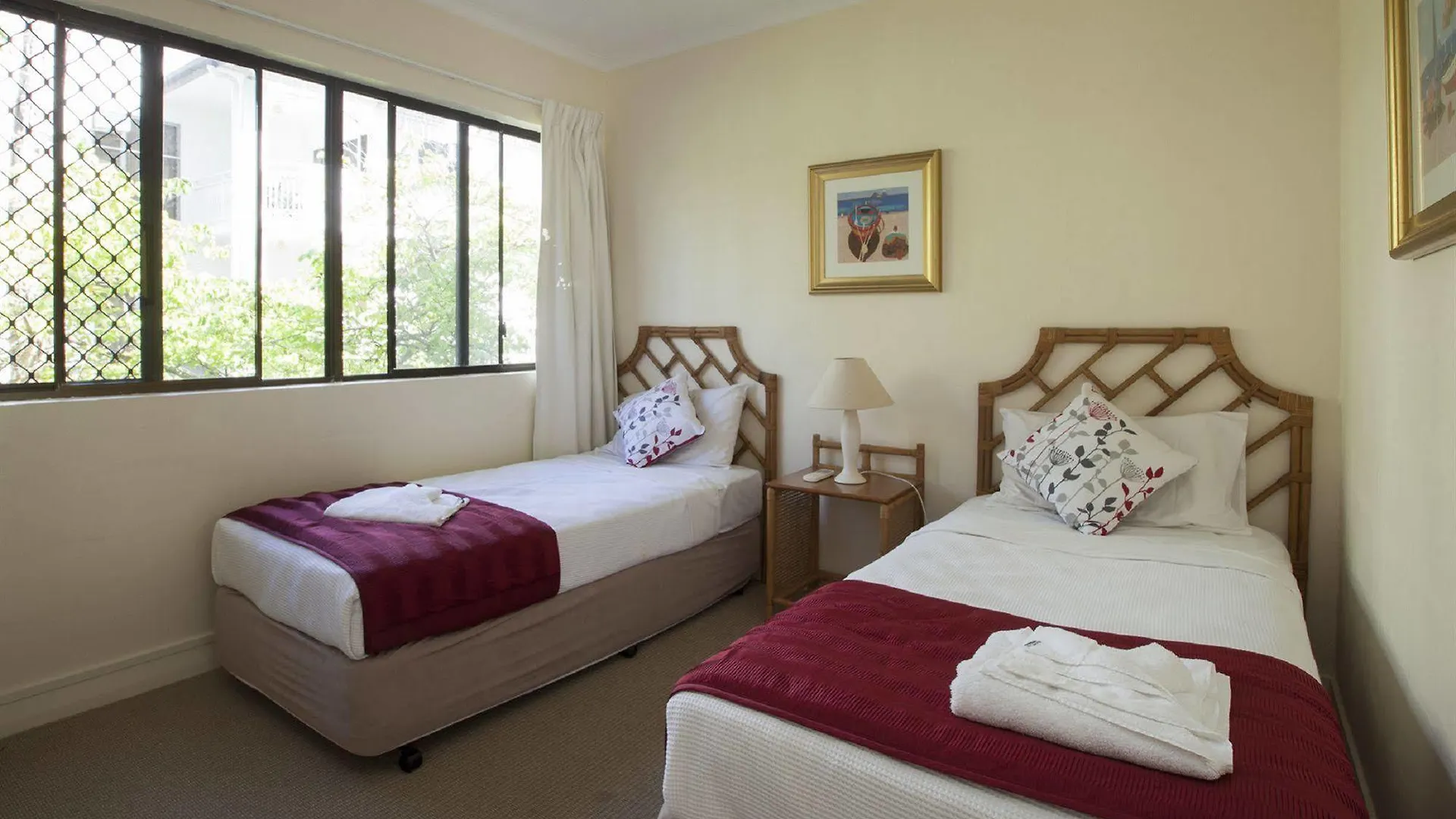 Seascape Holidays - Tropical Reef Apartments Port Douglas